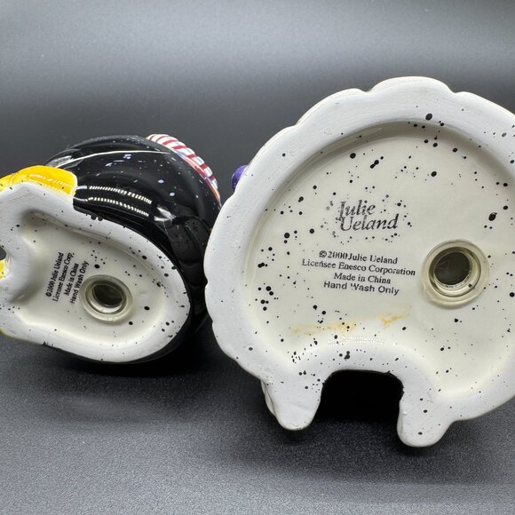 Vintage Penguin and Igloo Salt & Pepper Ceramic Shakers by Julie Ueland Retired - Picture 4 of 5